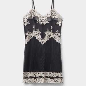 Intimissimi Navy and Cream Lace Chemise